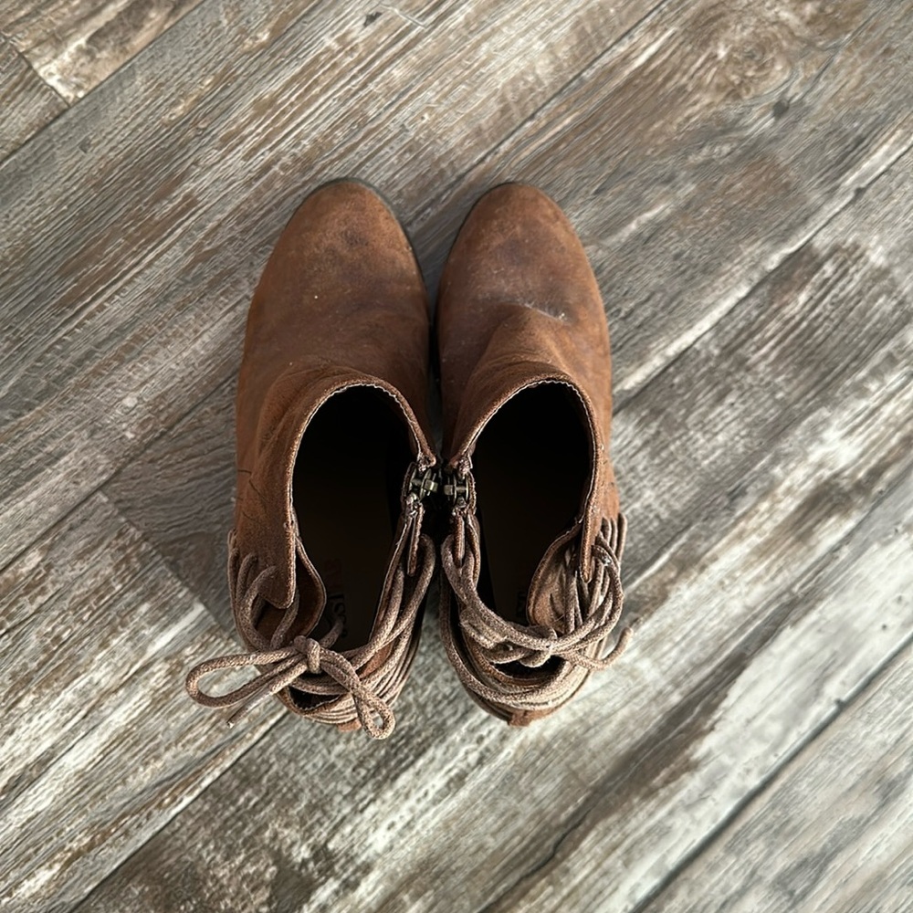 High heel booties
